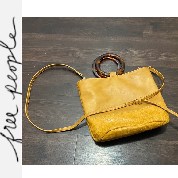 Free People Handbags - Beautiful Leather Crossbody Bag Free People